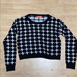 Lulumari Cross Knit Cropped Crewneck